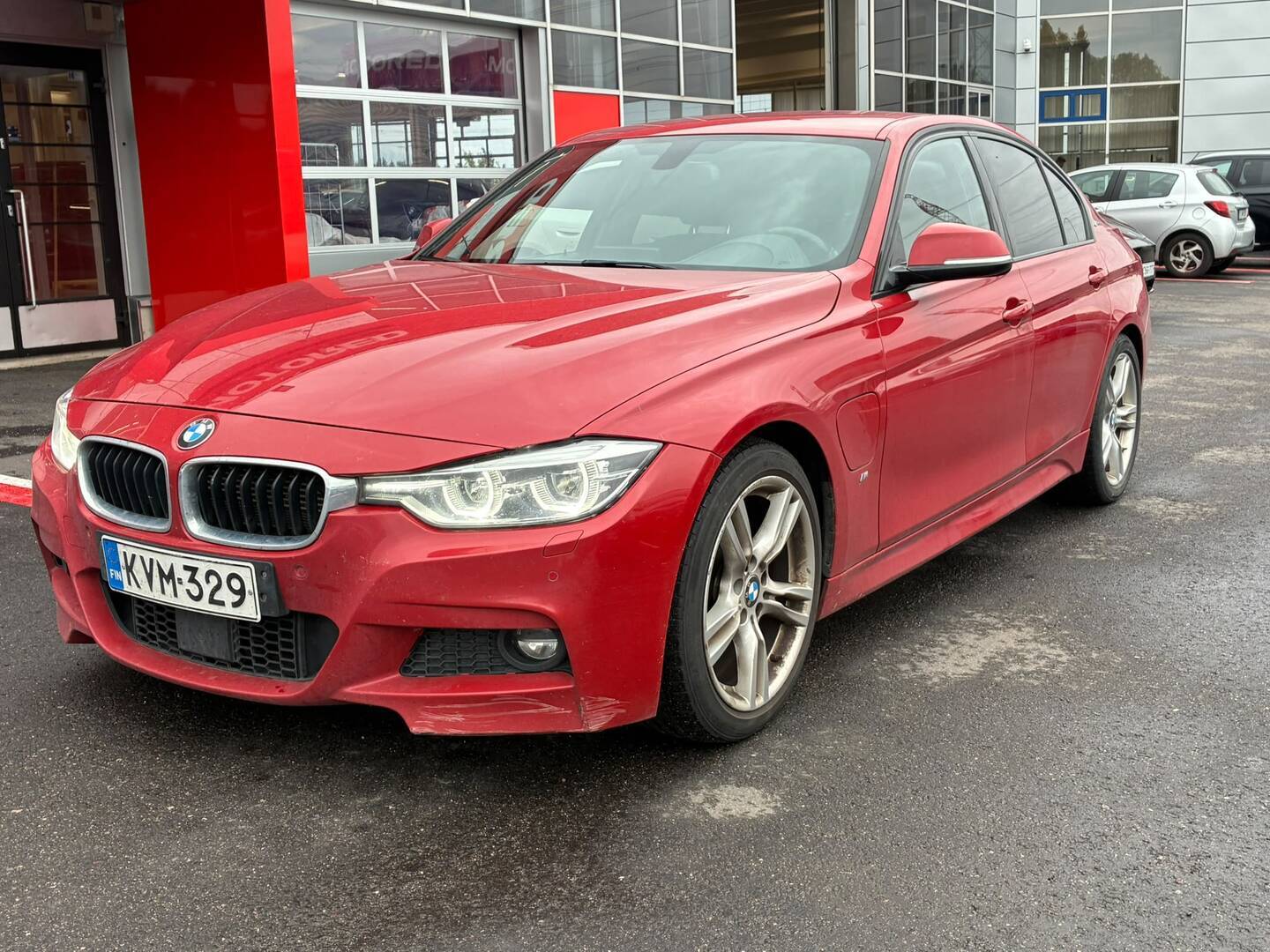 BMW - 330 - 330e iPerformance Sedan (AA) 4ov 1998cm3 A - Sedan