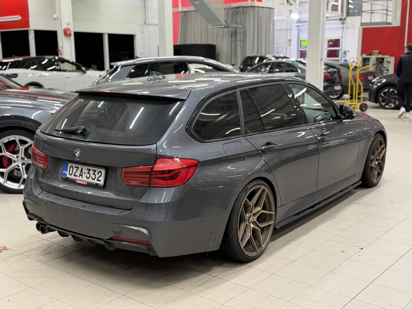 BMW - 330 - F31 Touring 330d TwinPower Turbo A M Sport - Farmari
