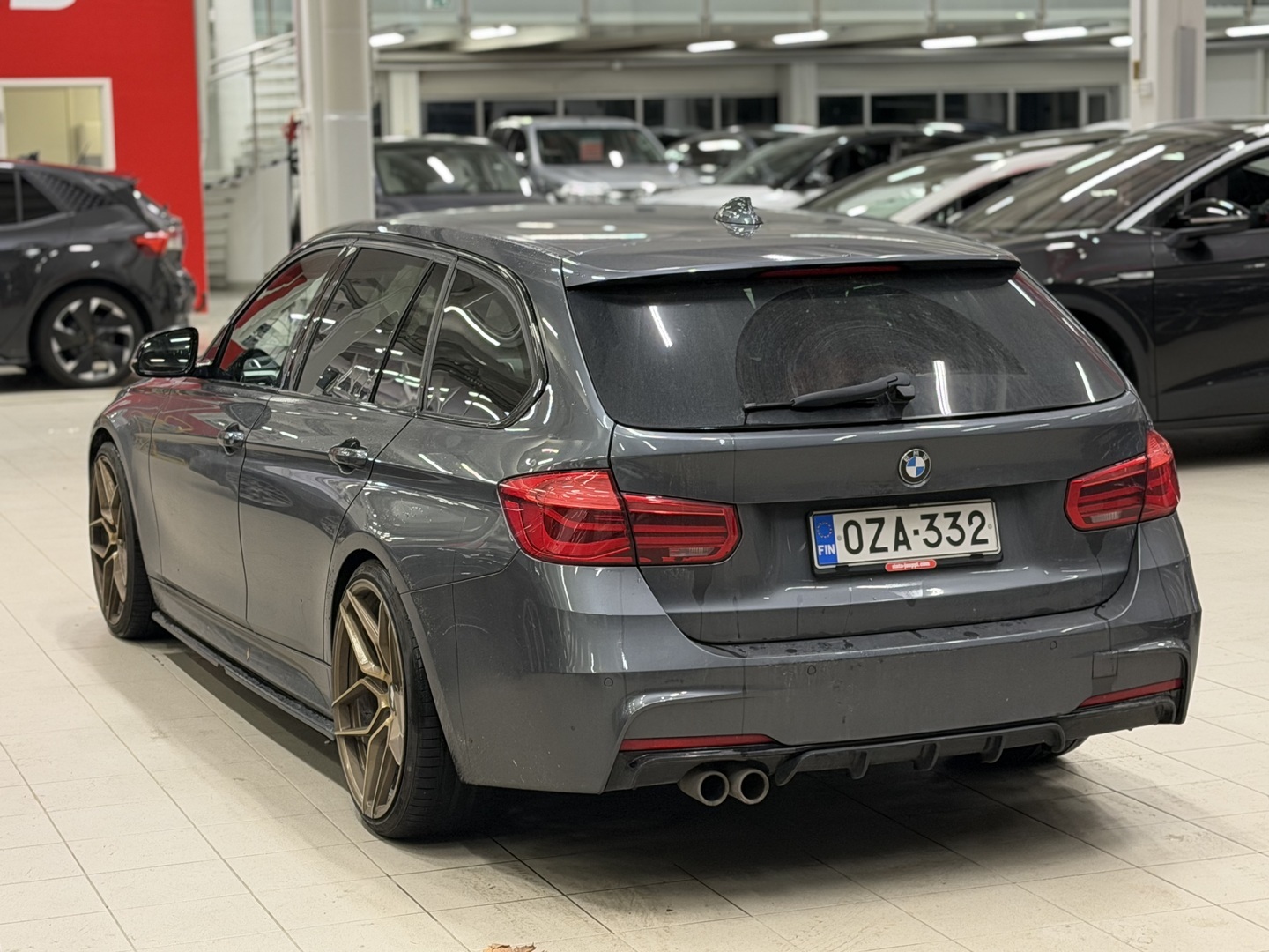 BMW - 330 - F31 Touring 330d TwinPower Turbo A M Sport - Farmari