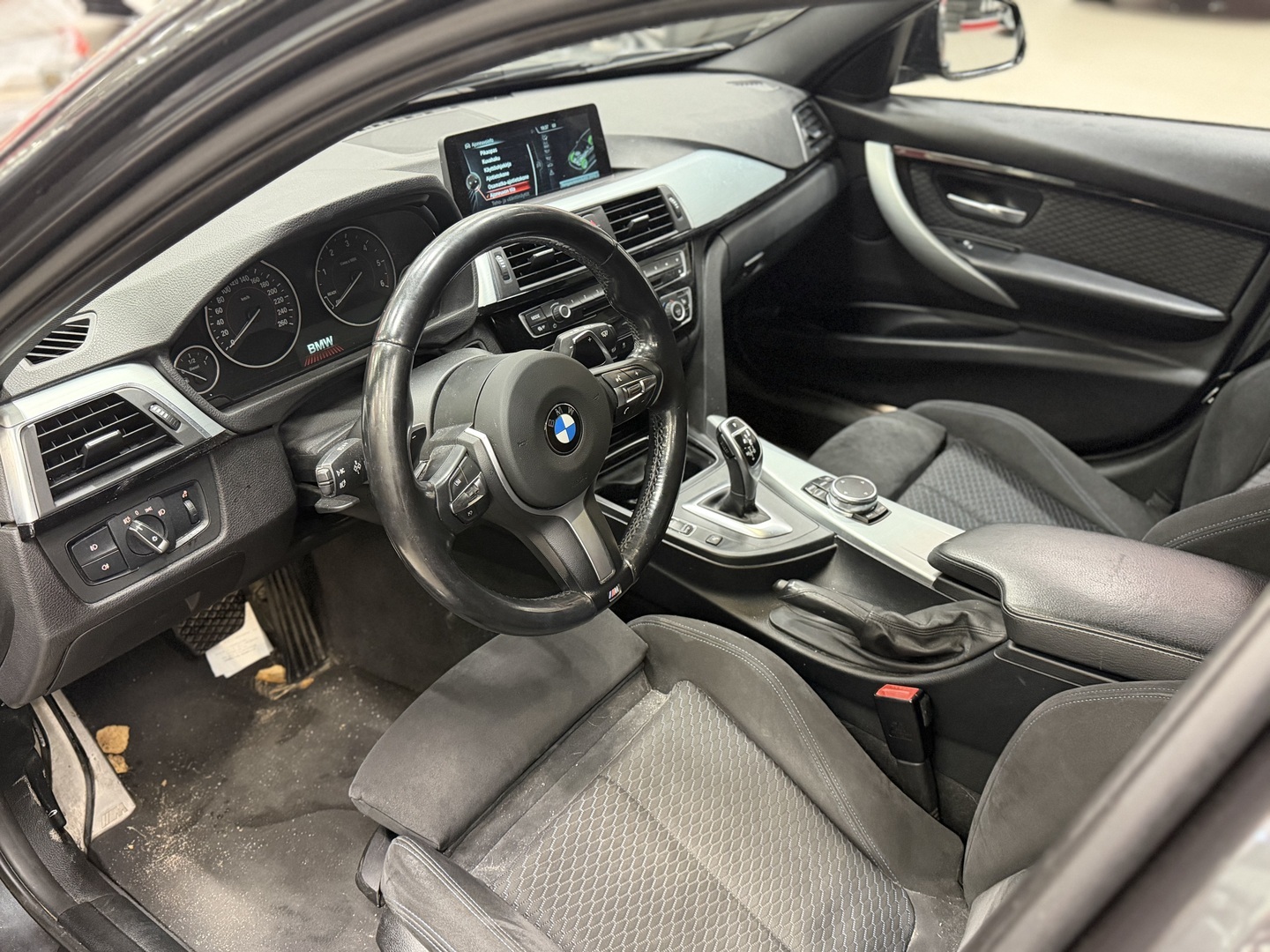 BMW - 330 - F31 Touring 330d TwinPower Turbo A M Sport - Farmari