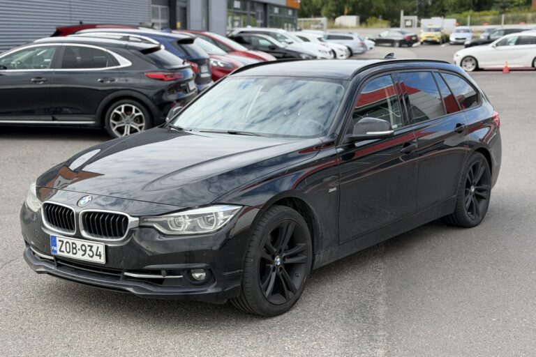 BMW - 330 - F31 Touring 330i A xDrive Sportline - Farmari