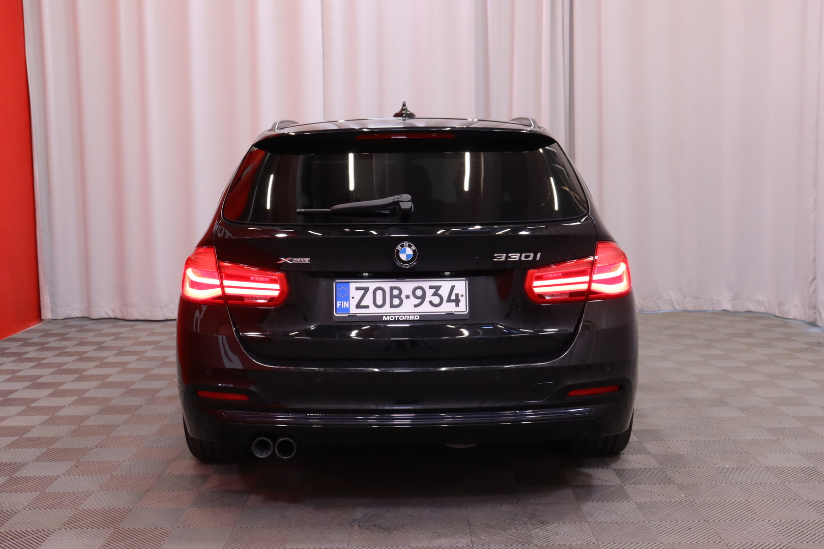 BMW 330 2018, photo 4/32
