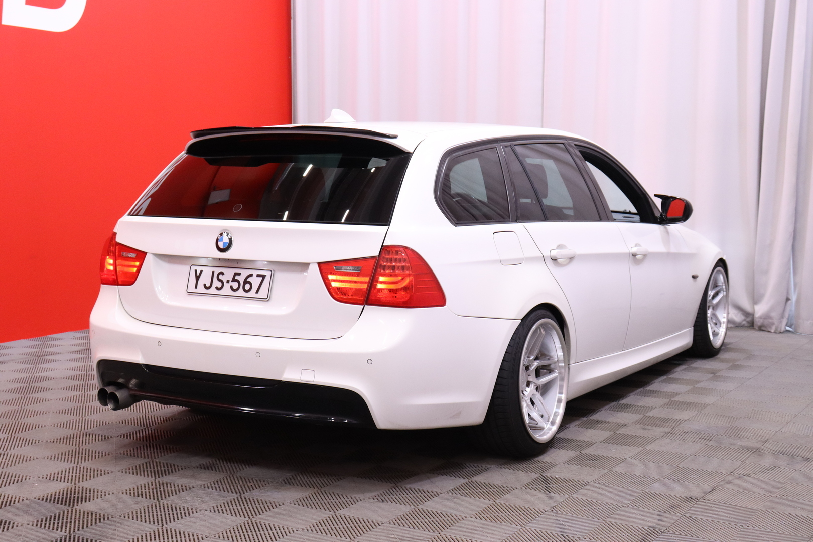 BMW - 330 - A E91 Touring - Farmari