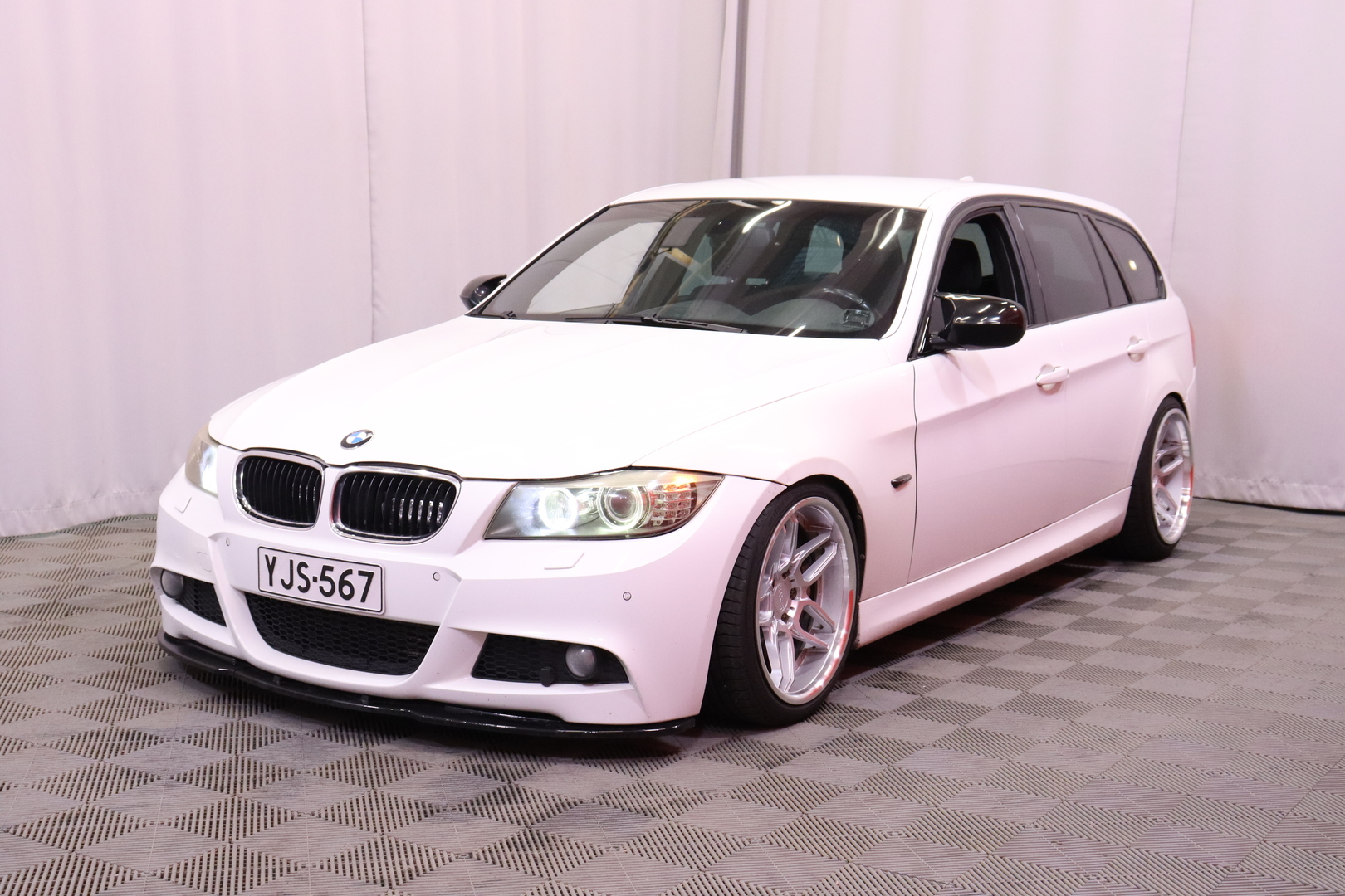 BMW - 330 - A E91 Touring - Farmari