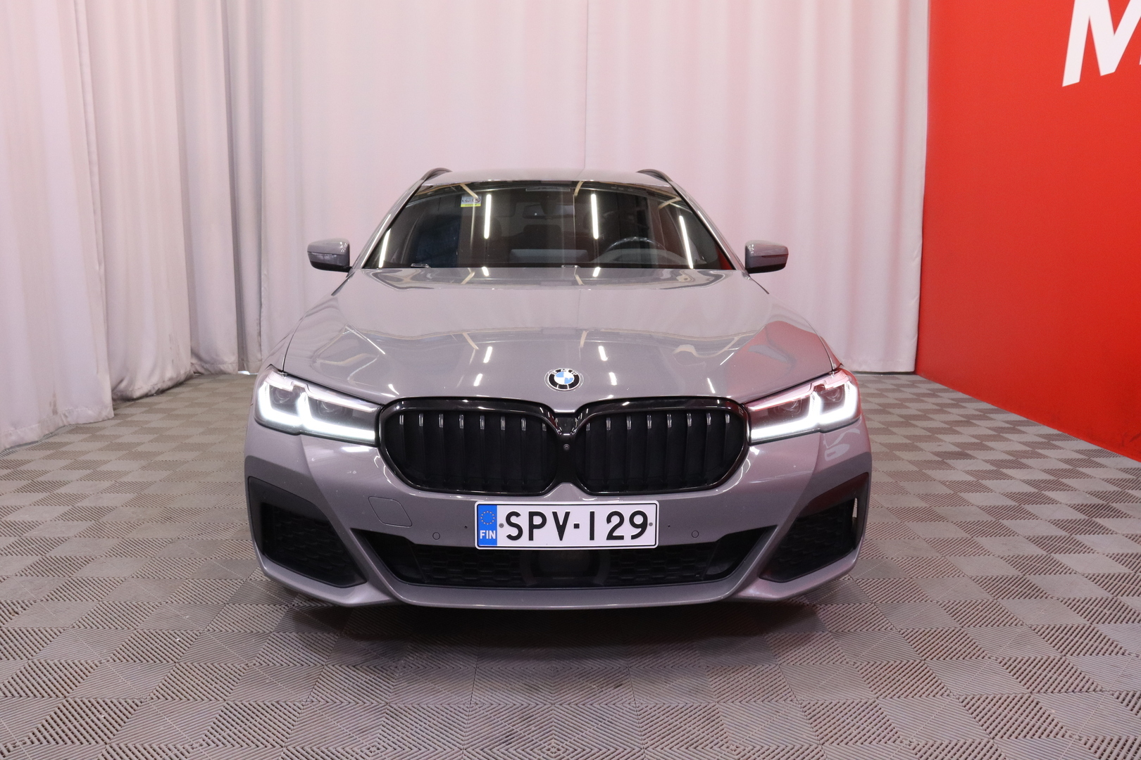 BMW - 530 - G31 Touring 530e xDrive A Charged Edition M Sport - Farmari