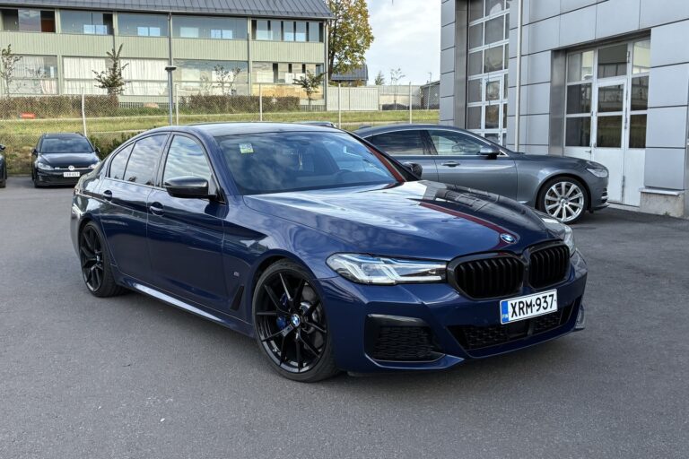 BMW - 530 - G30 Sedan 530e xDrive A Charged Edition M Sport - Sedan