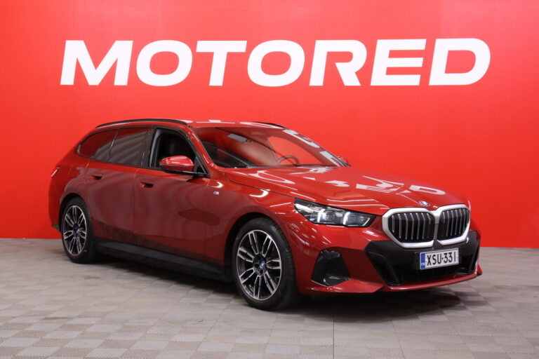 BMW - 530 - G61 Touring 530e A xDrive M sport Charged Edition - Farmari