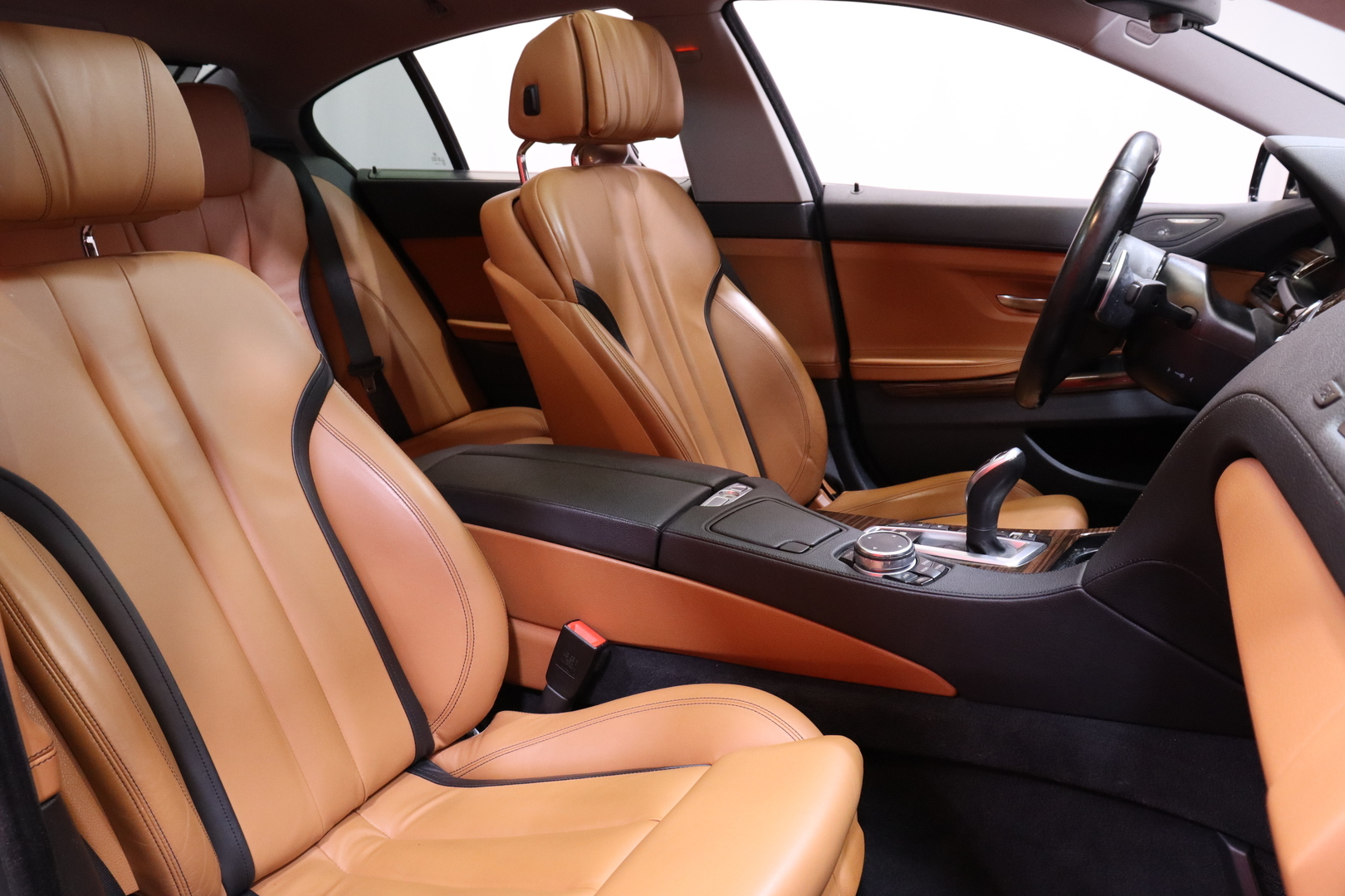 BMW - 640 - F06 Gran Coupé 640d A xDrive - Sedan