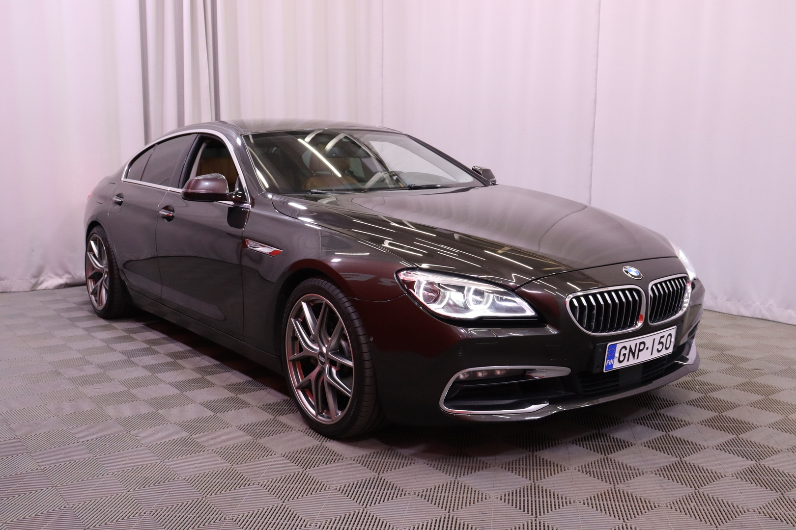 BMW - 640 - F06 Gran Coupé 640d A xDrive - Sedan