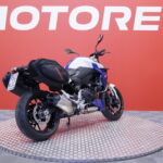 BMW - F - 900R // Vaihtoehto uudelle / Huoltokirja / Sivulaukut / Suomi-pyörä // - Moottoripyörä