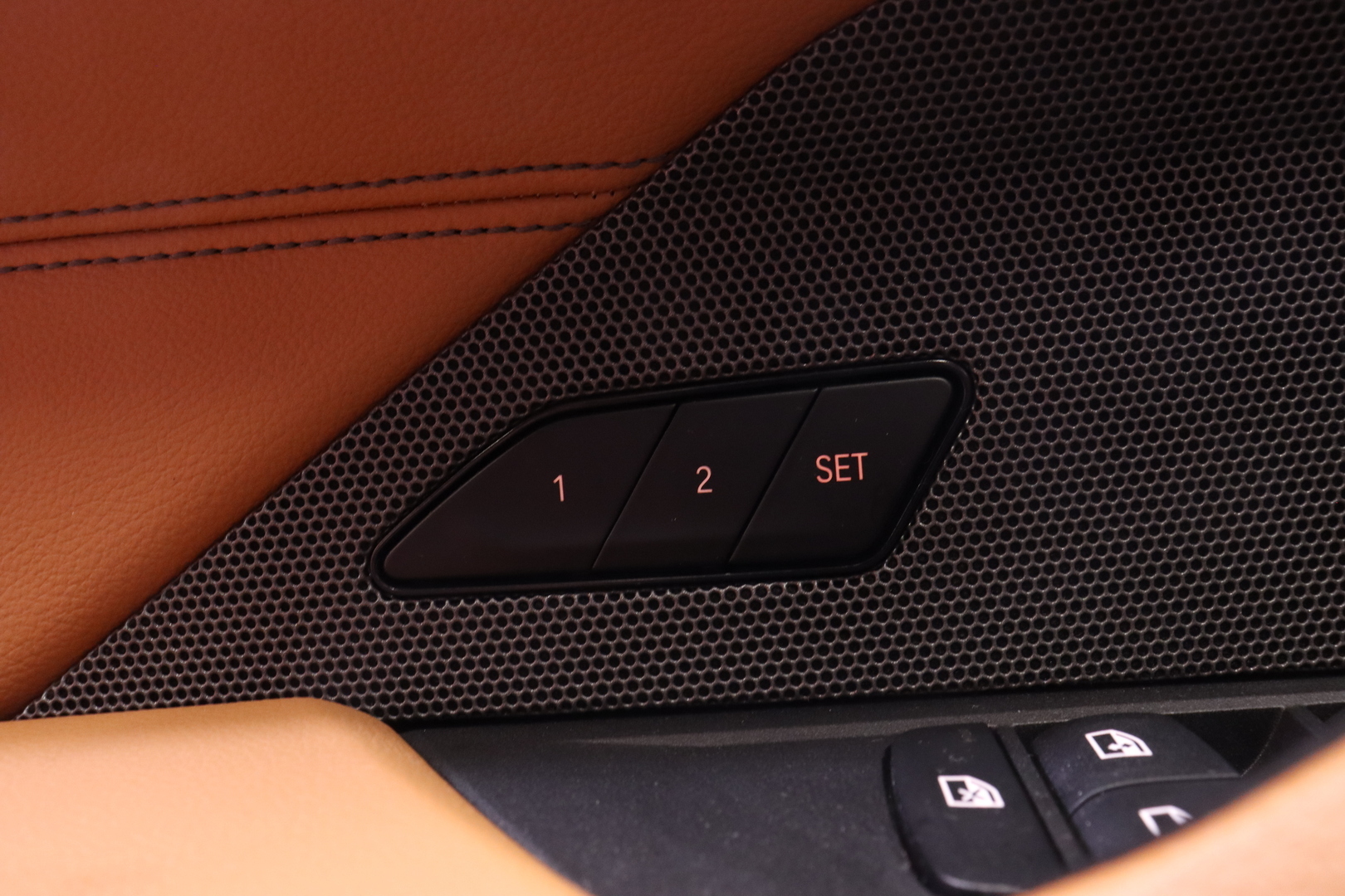 BMW - I4 M50 - Fully Charged // Suomi-auto / M-Istuimet / Laser / ACC / HUD / Kamera / H&K // - Sedan