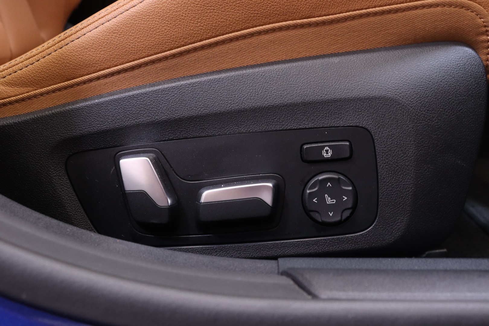 BMW - I4 M50 - Fully Charged // Suomi-auto / M-Istuimet / Laser / ACC / HUD / Kamera / H&K // - Sedan