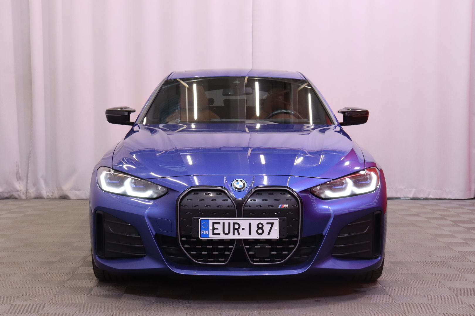 BMW - I4 M50 - Fully Charged // Suomi-auto / M-Istuimet / Laser / ACC / HUD / Kamera / H&K // - Sedan