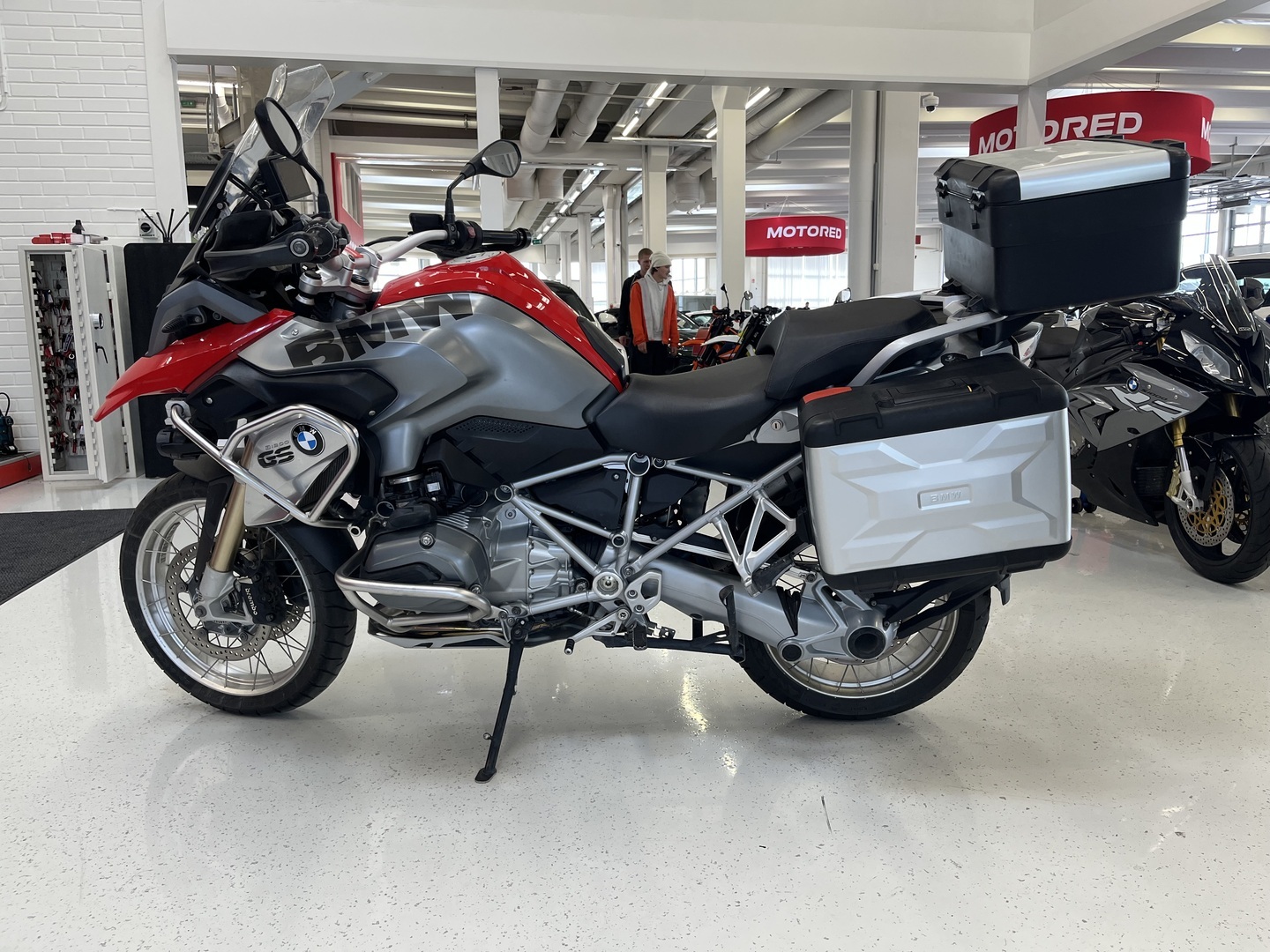 BMW - R - 1200 GS // Suomi Pyörä / Huoltokirja / ESA / 3x laukut / Vakkari / Navi // - Moottoripyörä