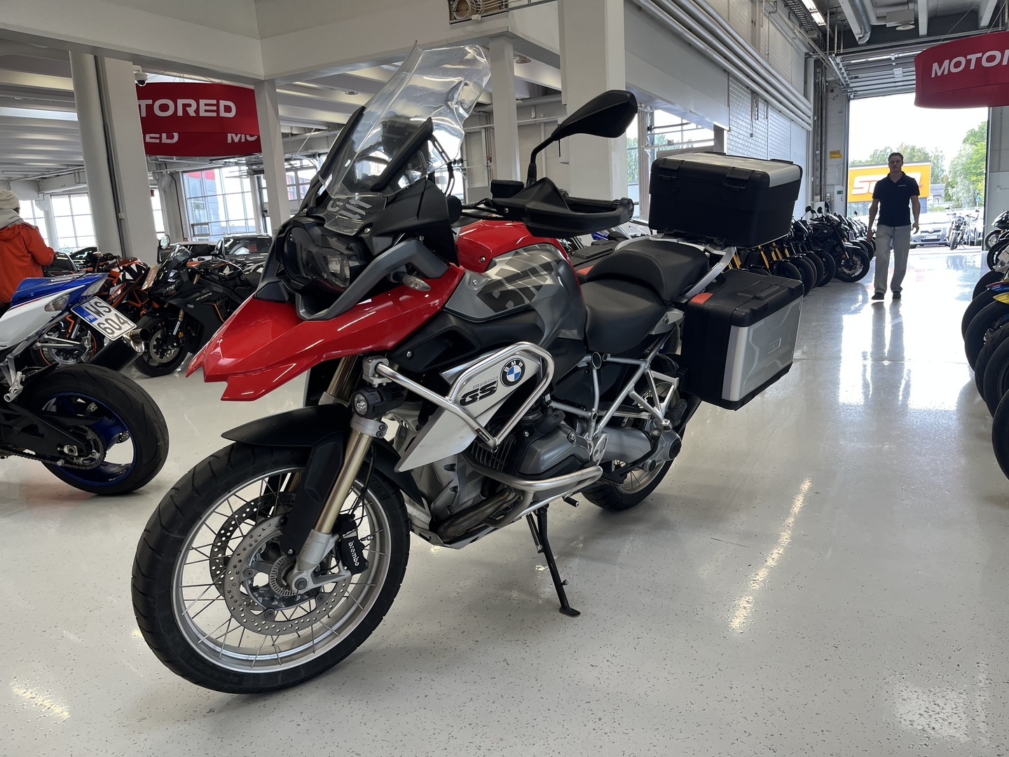 BMW - R - 1200 GS // Suomi Pyörä / Huoltokirja / ESA / 3x laukut / Vakkari / Navi // - Moottoripyörä