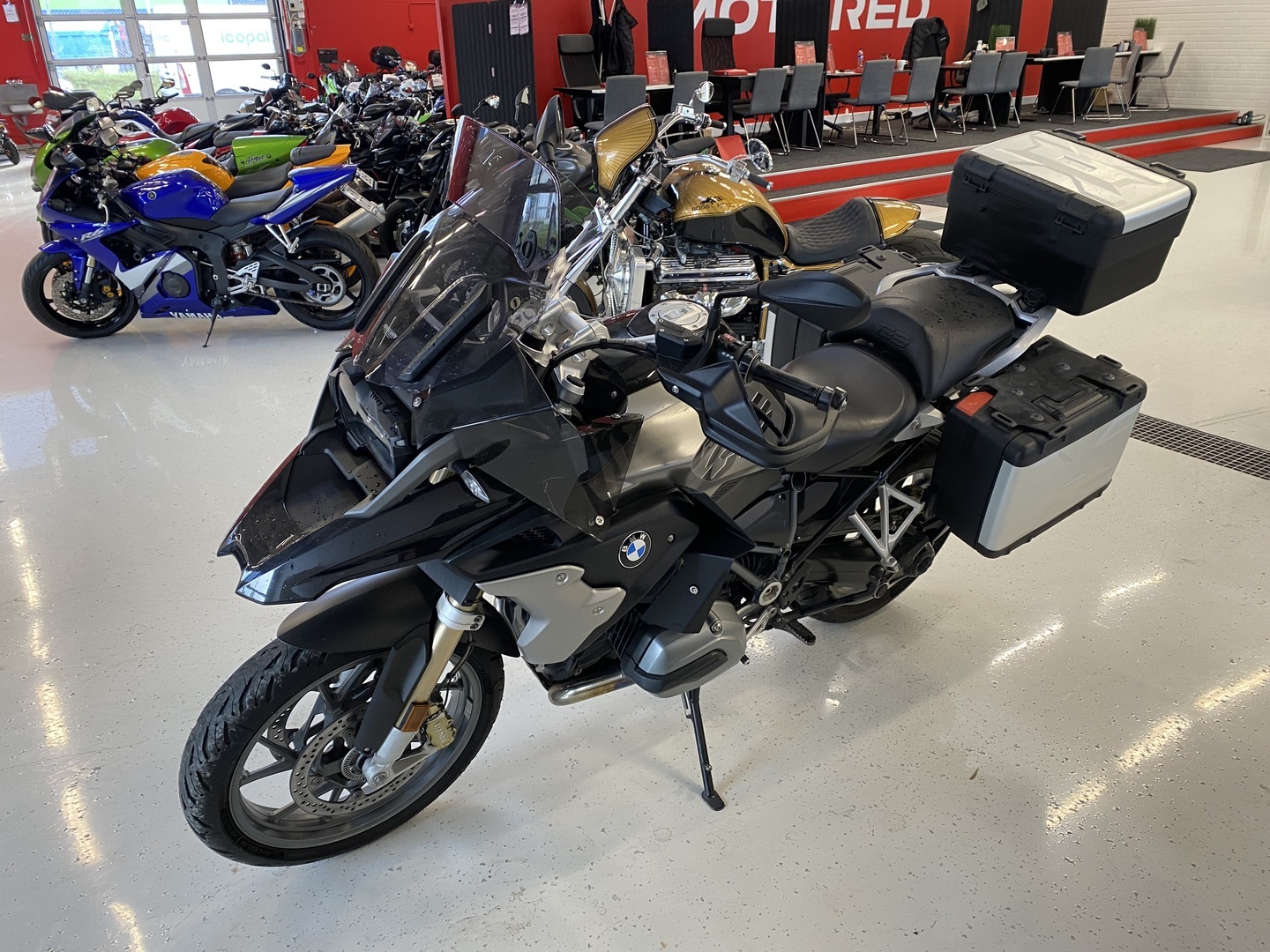 BMW - R - 1200 GS // Facelift! / Navi / Dynamic ESA / Vakkari / Laukut / Modet // - Moottoripyörä
