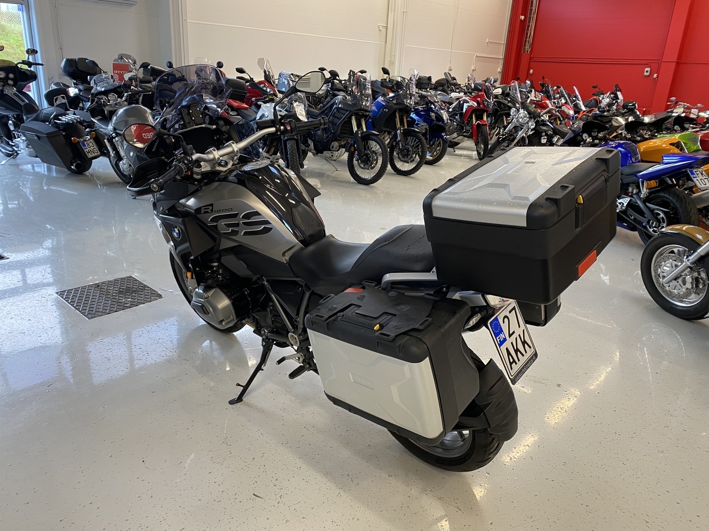 BMW - R - 1200 GS // Facelift! / Navi / Dynamic ESA / Vakkari / Laukut / Modet // - Moottoripyörä