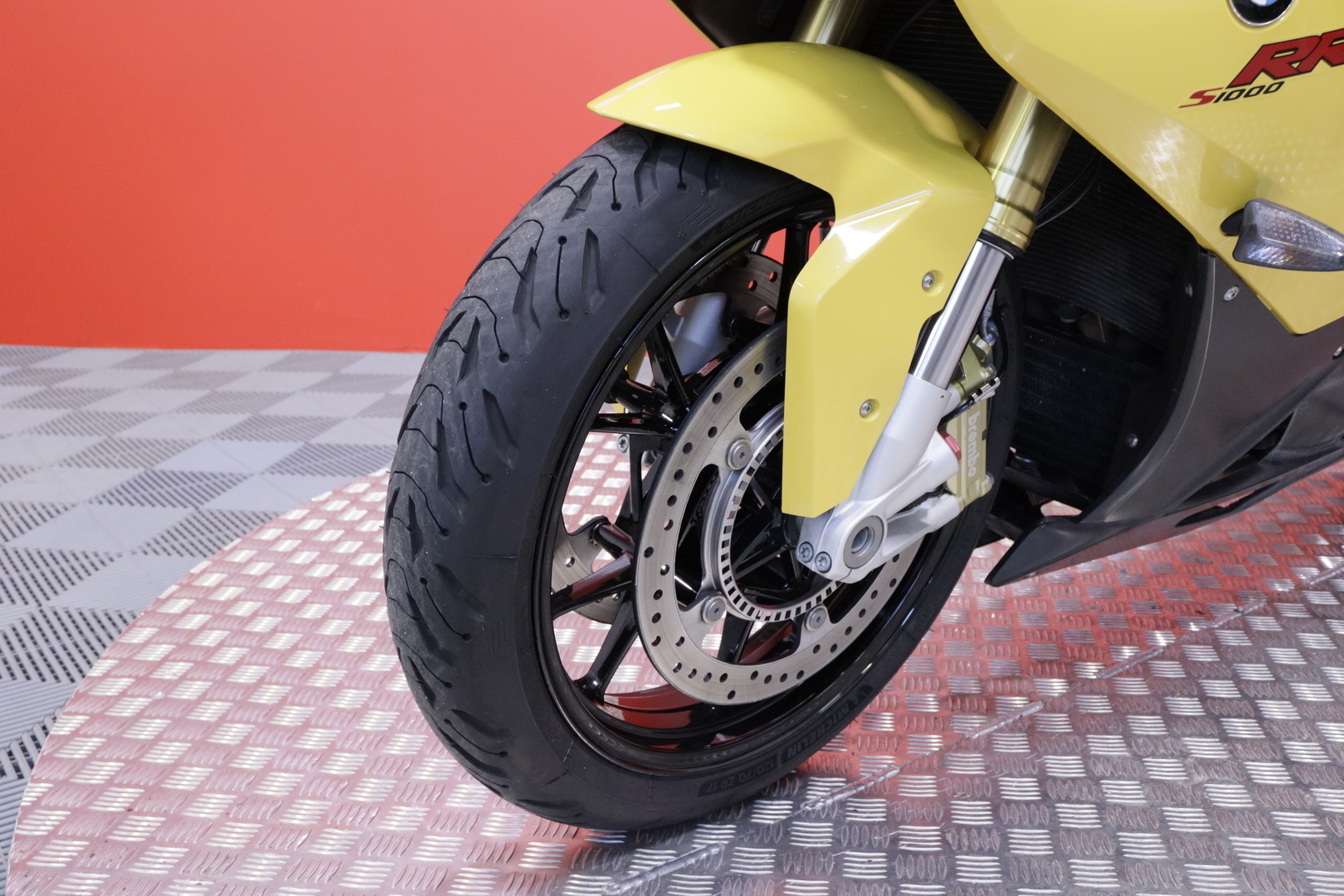BMW - S - 1000RR // Suomi-pyörä / Huoltokirja / Akrapovic / Shifter / Ajomodet // - Moottoripyörä