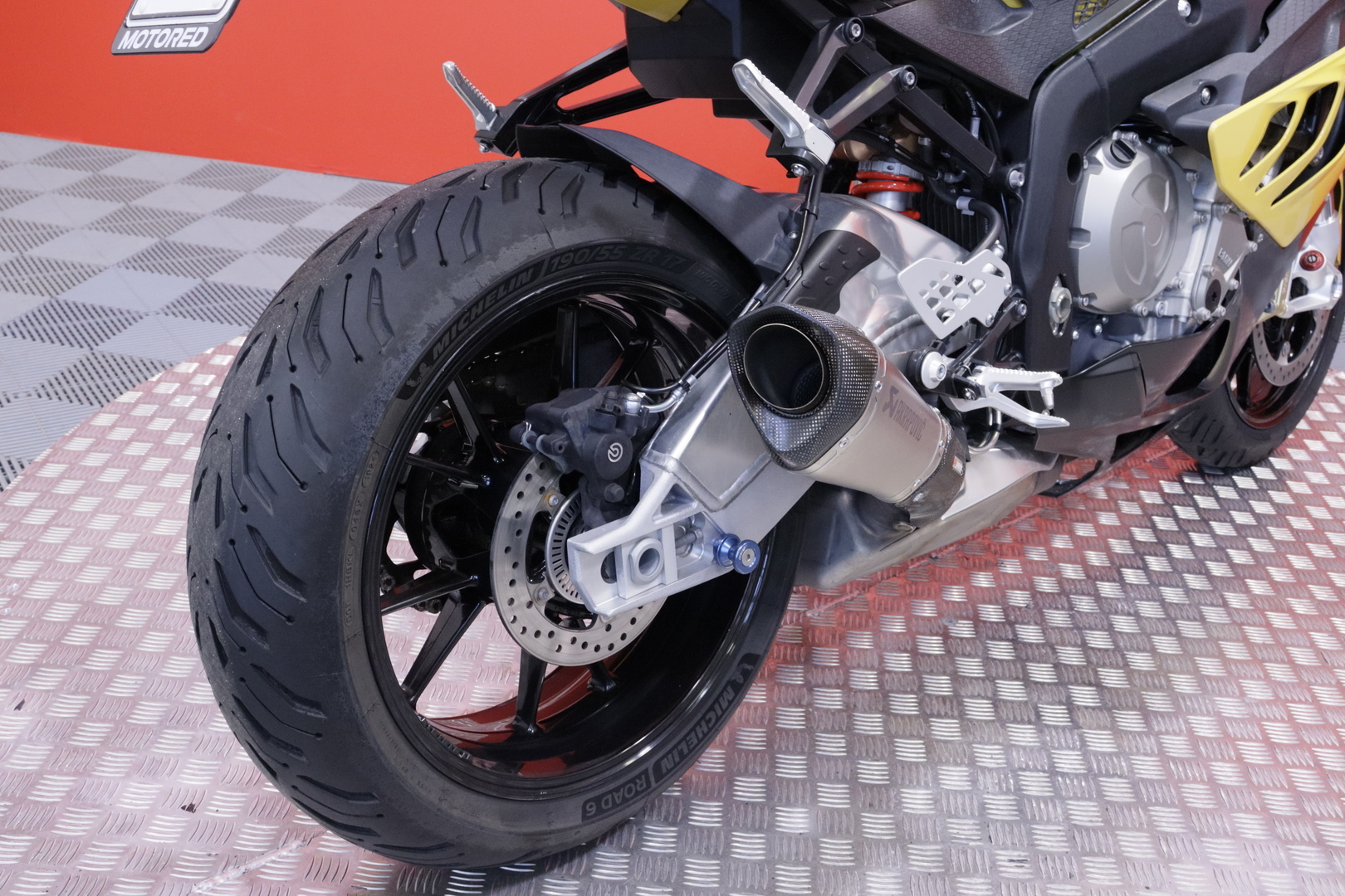 BMW - S - 1000RR // Suomi-pyörä / Huoltokirja / Akrapovic / Shifter / Ajomodet // - Moottoripyörä
