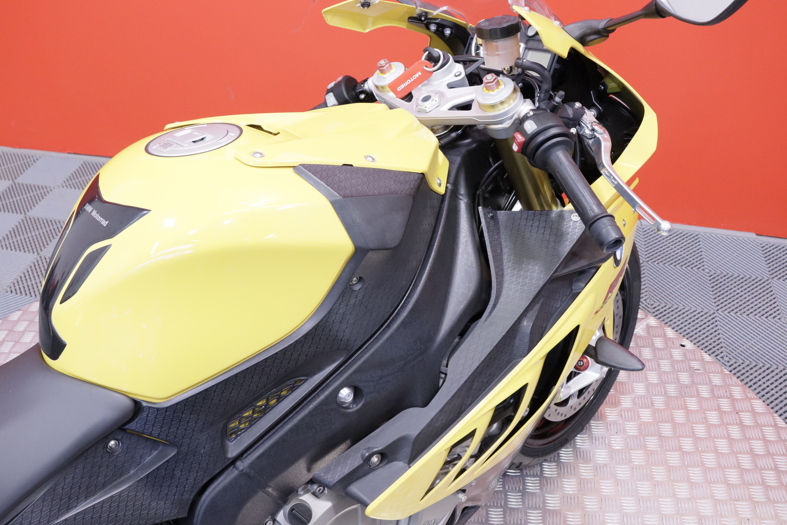 BMW - S - 1000RR // Suomi-pyörä / Huoltokirja / Akrapovic / Shifter / Ajomodet // - Moottoripyörä