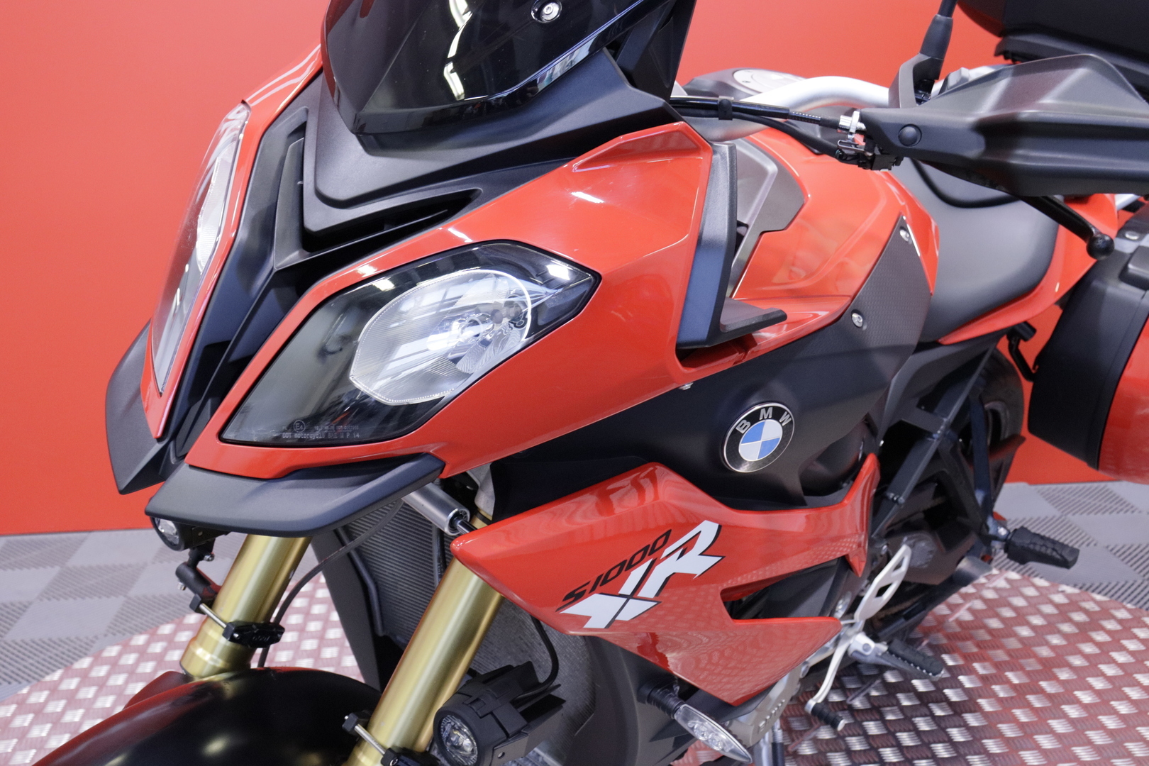 BMW - S - 1000XR // Suomi-pyörä / 3x Laukut / Ajomodet / Shifter / Navi // - Moottoripyörä