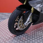 BMW - S - 1000RR // Suomi-pyörä / Huoltokirja / Leovince / Sähköalusta / Shifter / Ajomodet // - Moottoripyörä
