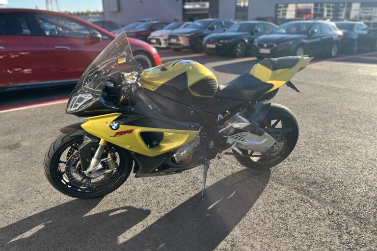 BMW - S - 1000RR // Shifter-Blipper / Huoltokirja / Akrapovic / Launch Control / Hiilikuitua // - Moottoripyörä