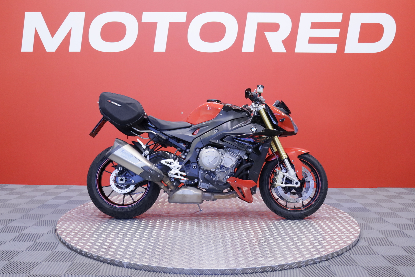 BMW - S - 1000R // Suomi-pyörä / Huoltokirja / Driving Mode Pro / Dynamic. pkt / Sport. pkt / Vakkari / Shifter / Sivulaukut // - Moottoripyörä
