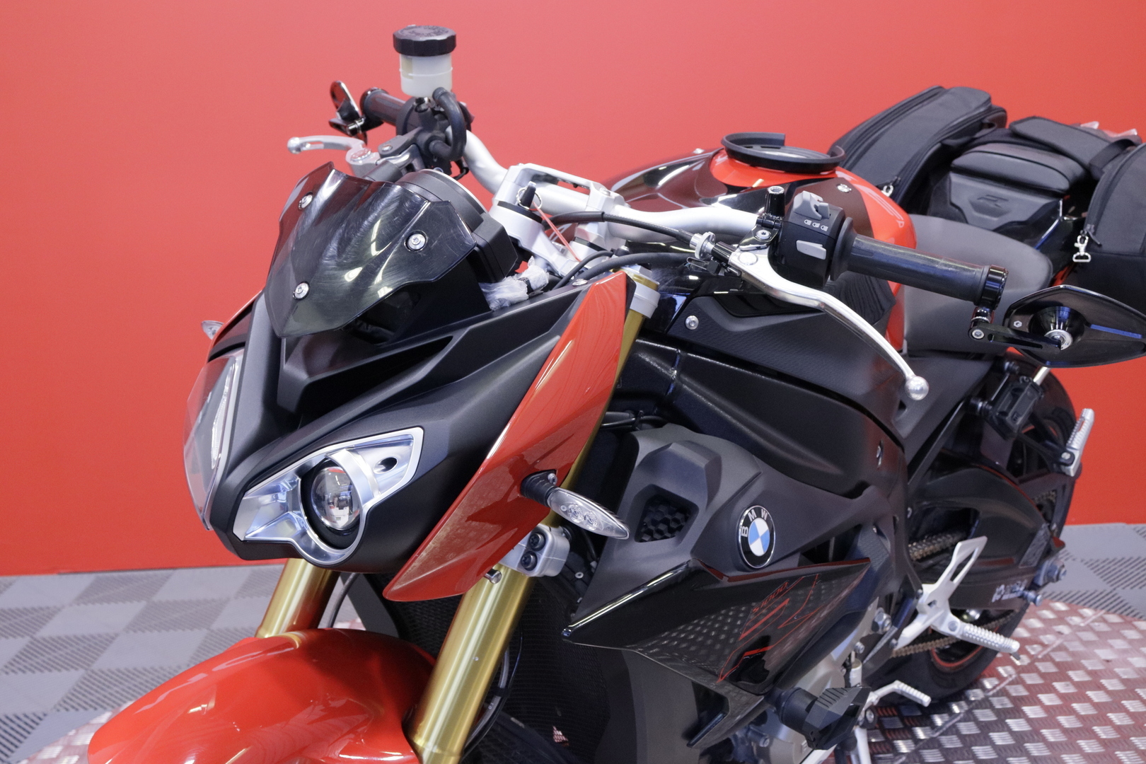 BMW - S - 1000R // Suomi-pyörä / Huoltokirja / Driving Mode Pro / Dynamic. pkt / Sport. pkt / Vakkari / Shifter / Sivulaukut // - Moottoripyörä