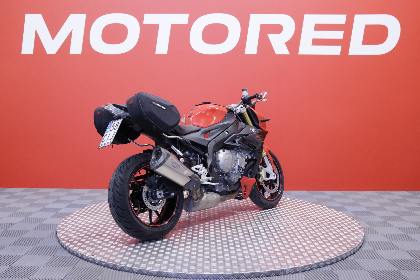 BMW - S - 1000R // Suomi-pyörä / Huoltokirja / Driving Mode Pro / Dynamic. pkt / Sport. pkt / Vakkari / Shifter / Sivulaukut // - Moottoripyörä