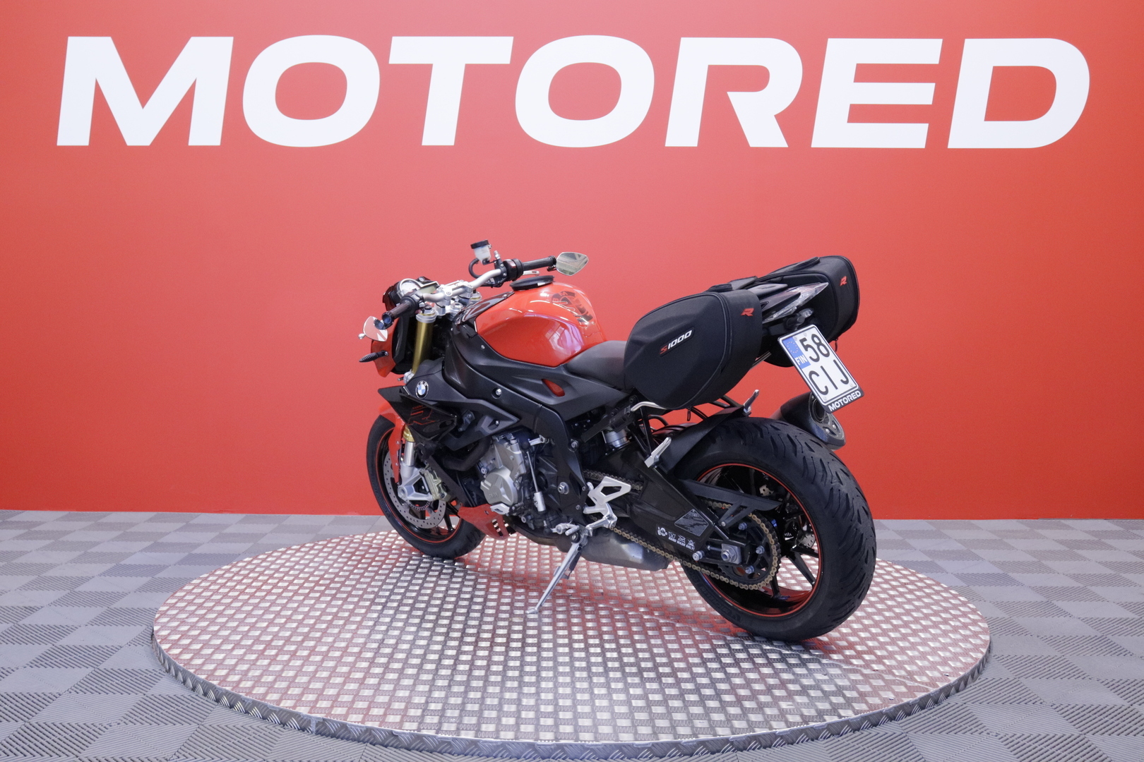 BMW - S - 1000R // Suomi-pyörä / Huoltokirja / Driving Mode Pro / Dynamic. pkt / Sport. pkt / Vakkari / Shifter / Sivulaukut // - Moottoripyörä