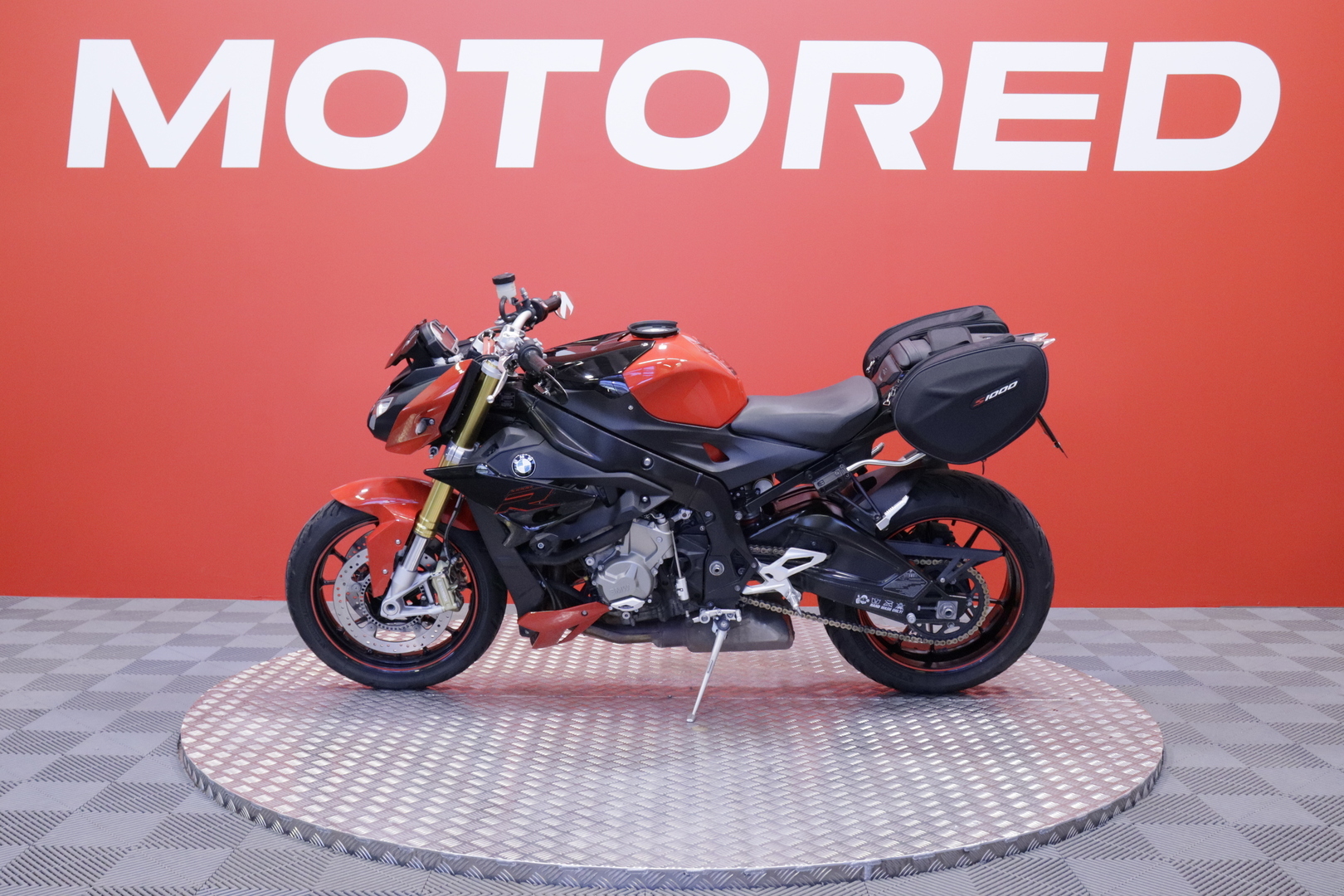 BMW - S - 1000R // Suomi-pyörä / Huoltokirja / Driving Mode Pro / Dynamic. pkt / Sport. pkt / Vakkari / Shifter / Sivulaukut // - Moottoripyörä