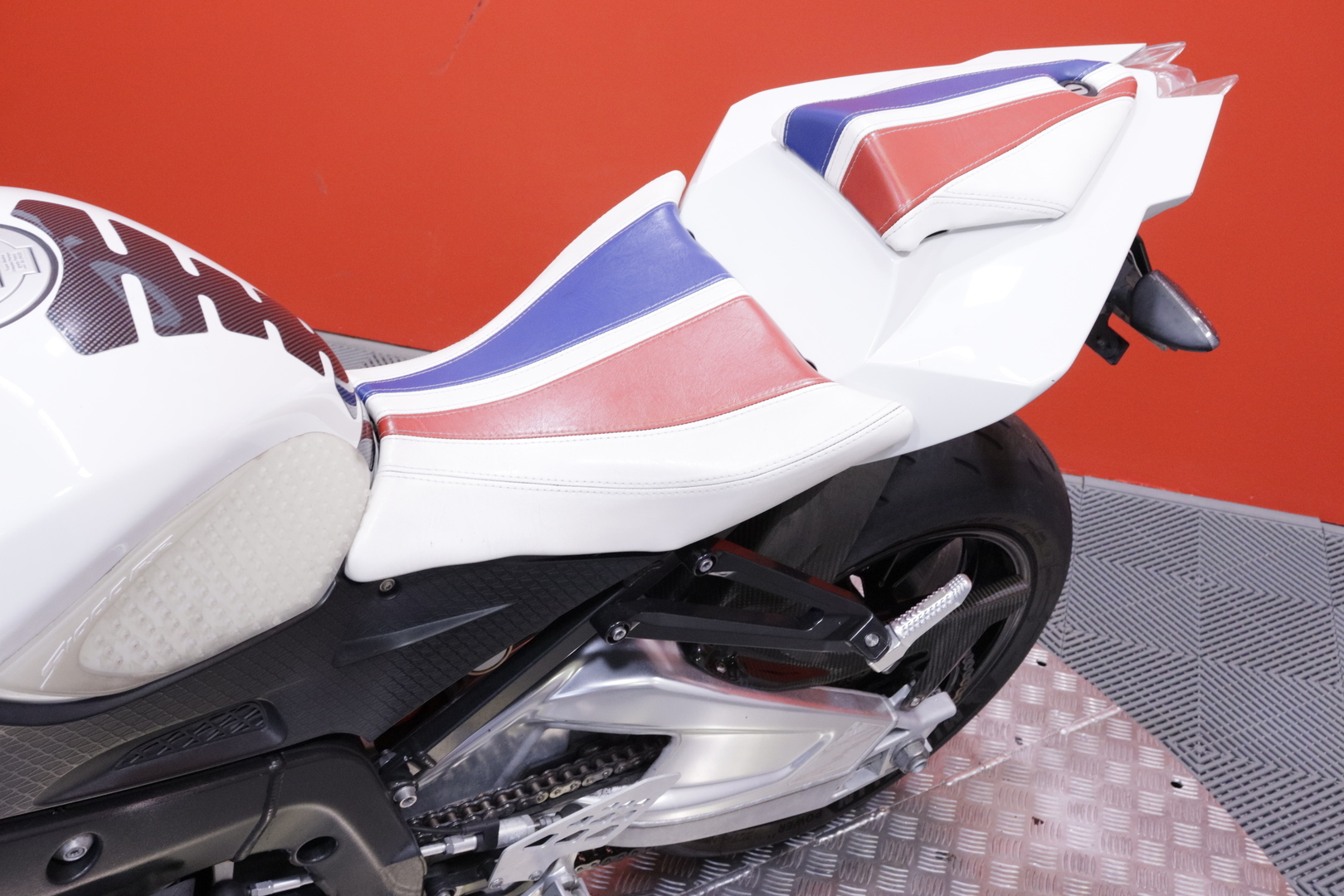 BMW - S - 1000RR // Shifter / Suomi-Pyörä / Huoltokirja / Verhoiltu penkki // - Moottoripyörä