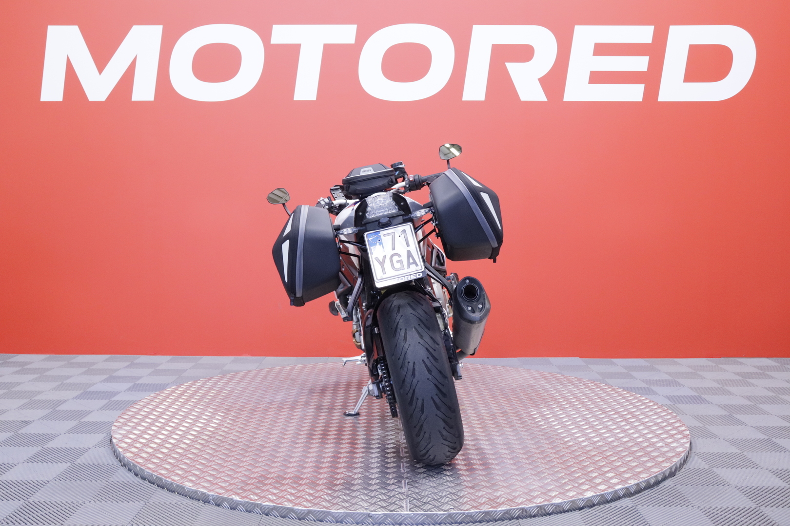 BMW - S - 1000R  // Huoltokirja / Akrapovic / DTC / Ajomodet  / Sivulaukut // - Moottoripyörä