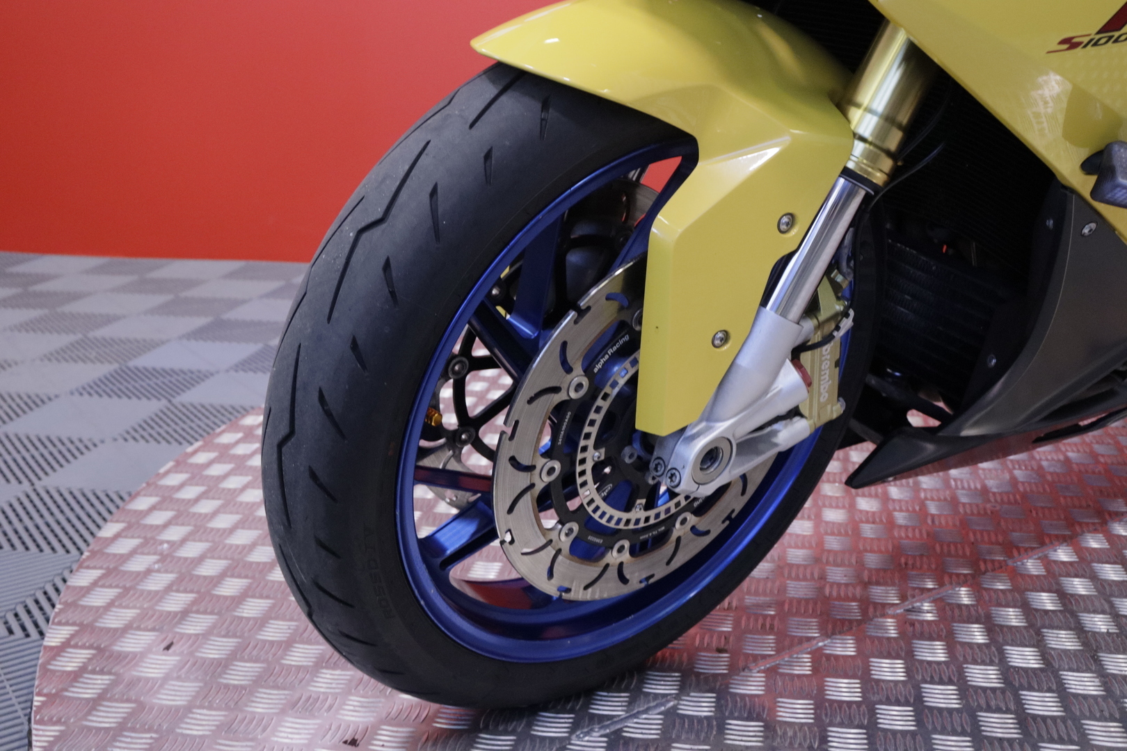BMW - S - 1000RR // Öhlins / Takovanteet! / Akrapovic / Shifter / Huoltokirja / Suomi-pyörä // - Moottoripyörä
