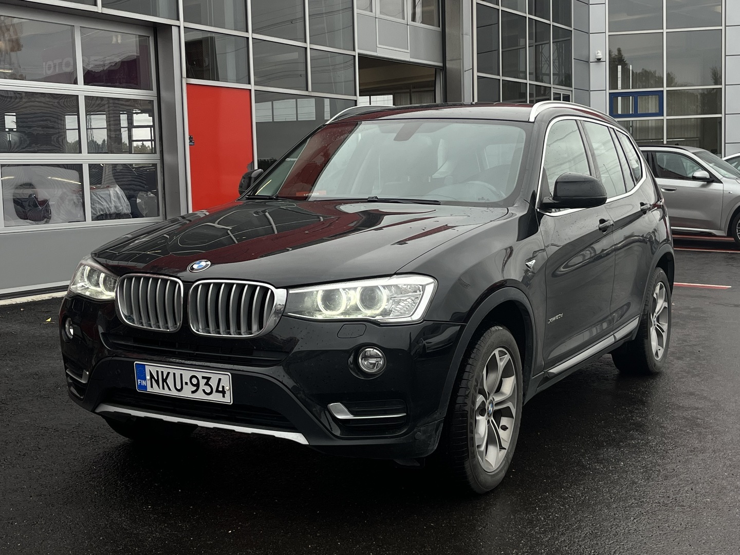 BMW - X3 - F25 xDrive20d A Business xLine - Maastoauto