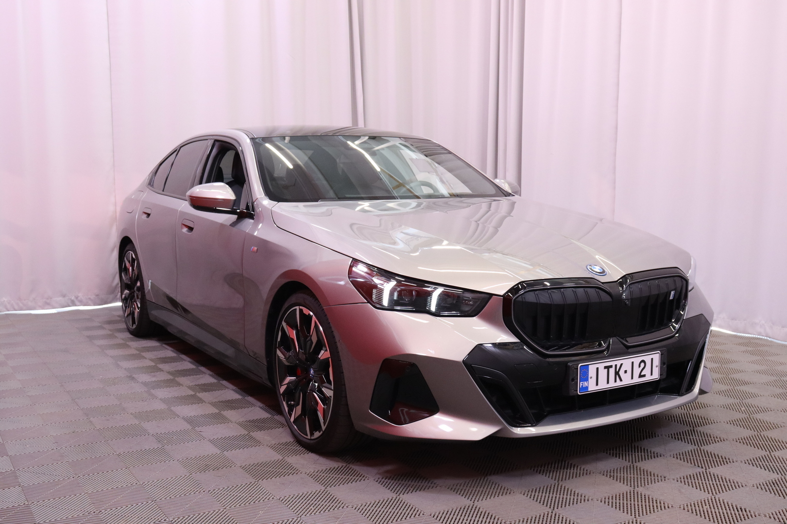 BMW - i5 - G60 eDrive40 M Sport Pro - Sedan