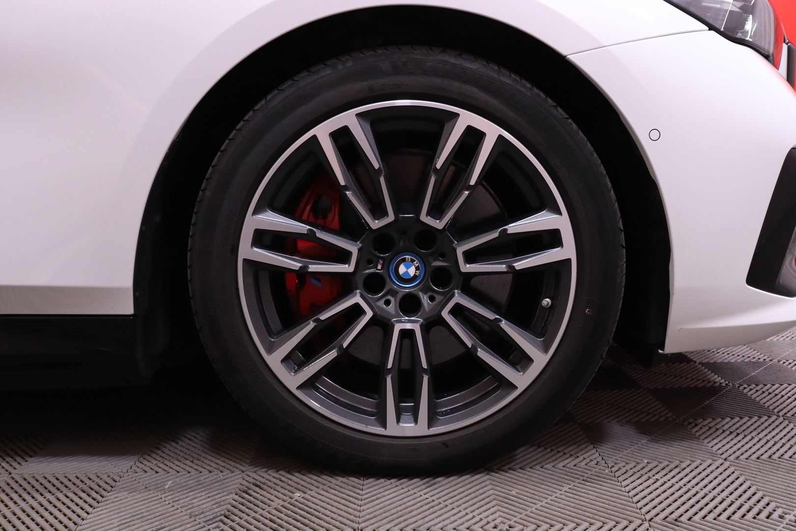 BMW - i5 - G60 eDrive40 M Sport Pro - Sedan