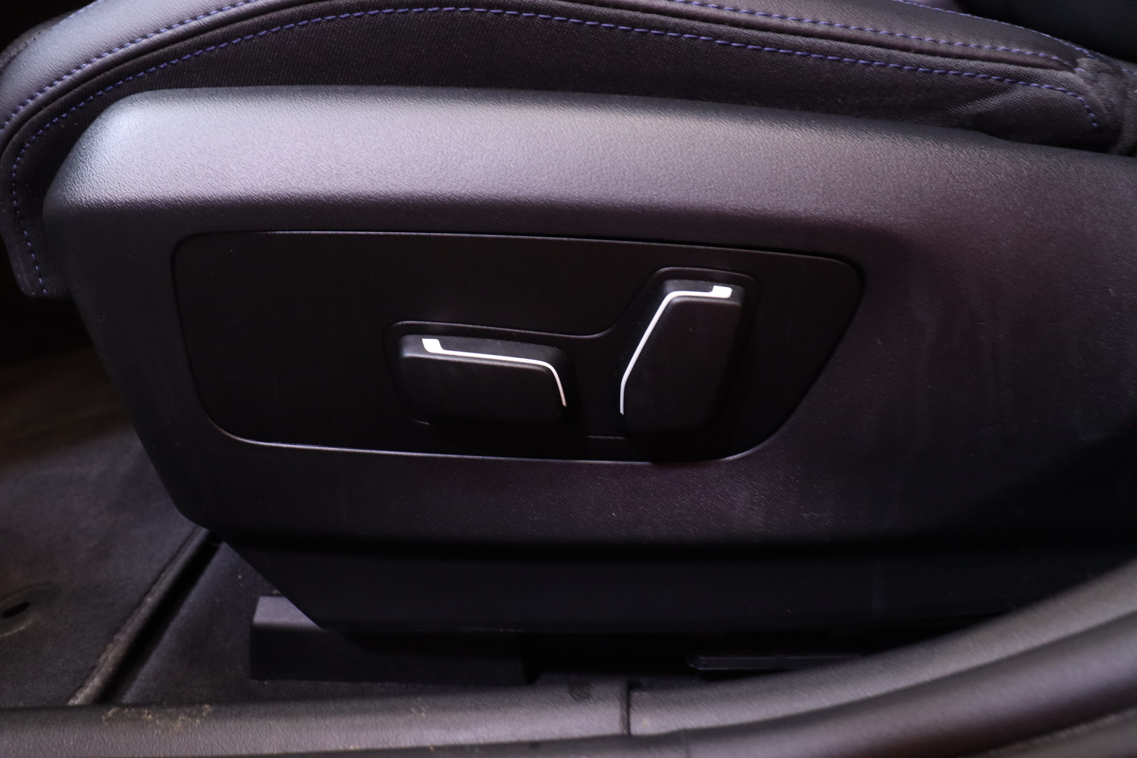 BMW - i5 - G60 eDrive40 M Sport Pro - Sedan