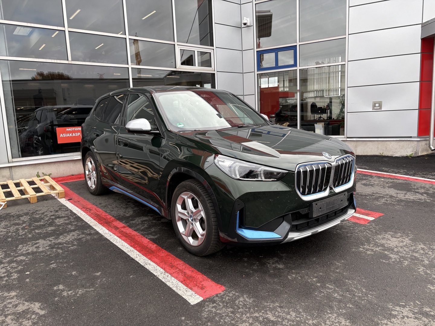 BMW - iX1 - U11 30 xDrive Fully Charged - Maastoauto