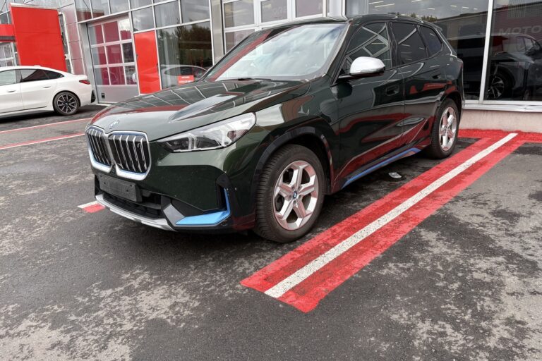 BMW - iX1 - U11 30 xDrive Fully Charged - Maastoauto