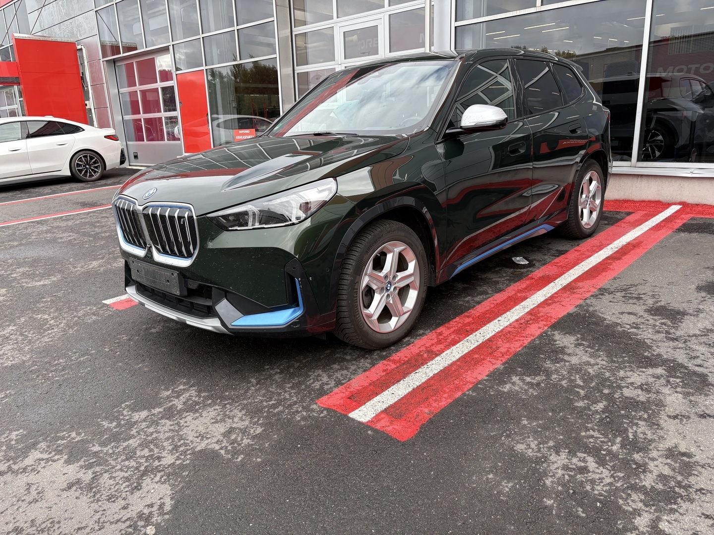 BMW - iX1 - U11 30 xDrive Fully Charged - Maastoauto