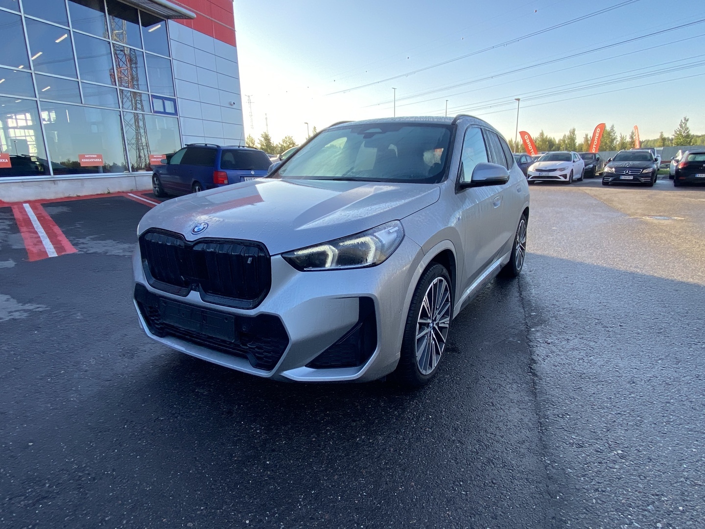 BMW - iX1 - U11 30 xDrive Fully Charged M Sport - Maastoauto