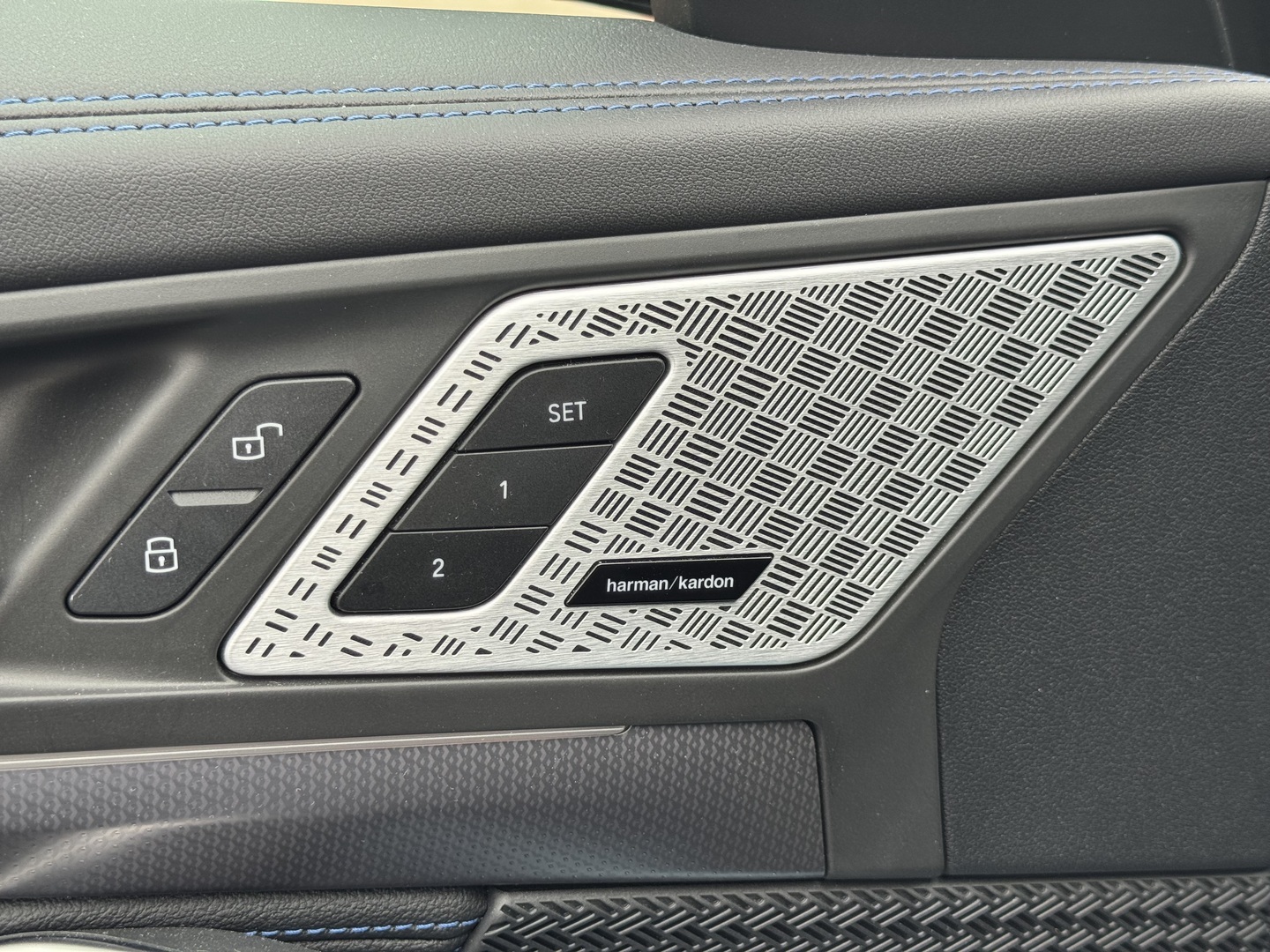 BMW - iX1 - U11 30 xDrive Fully Charged - Maastoauto