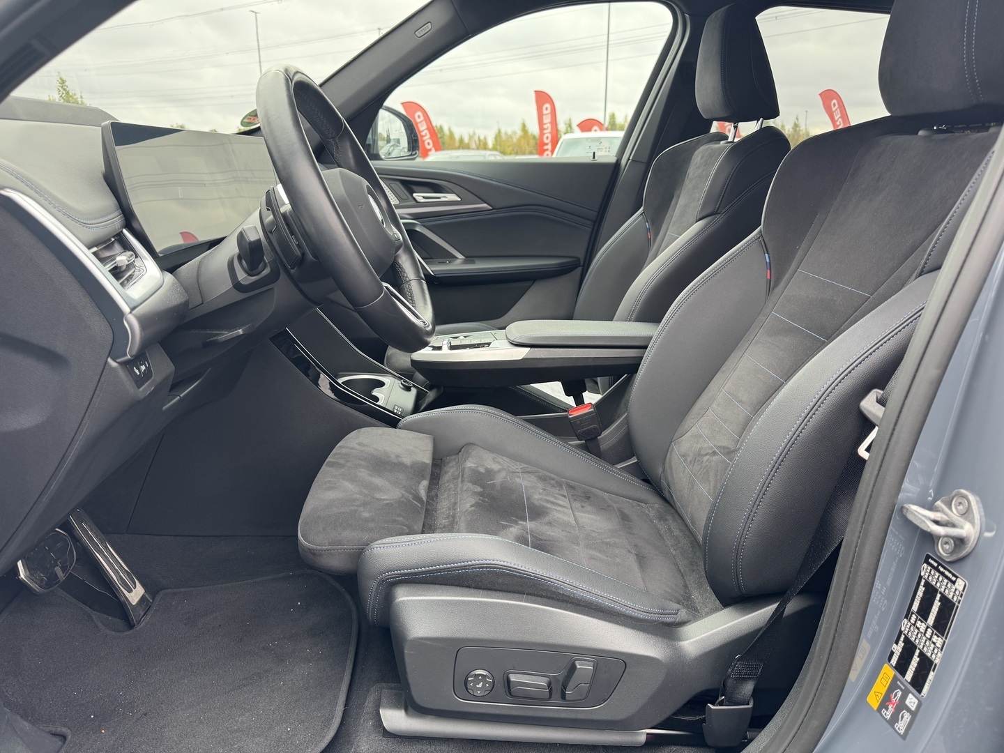 BMW - iX1 - U11 30 xDrive Fully Charged - Maastoauto