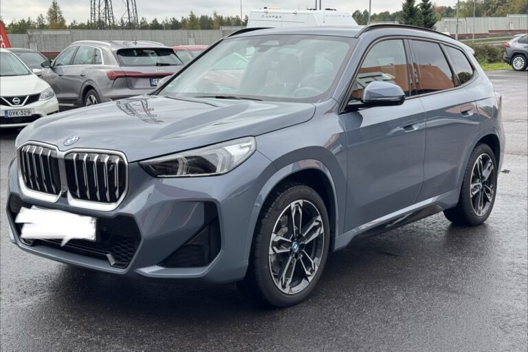 BMW - iX1 - U11 30 xDrive Fully Charged - Maastoauto