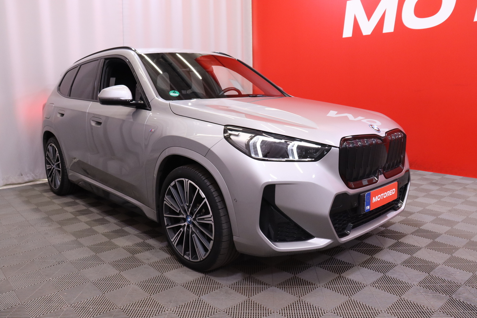 BMW - iX1 - U11 30 xDrive Fully Charged M Sport - Maastoauto