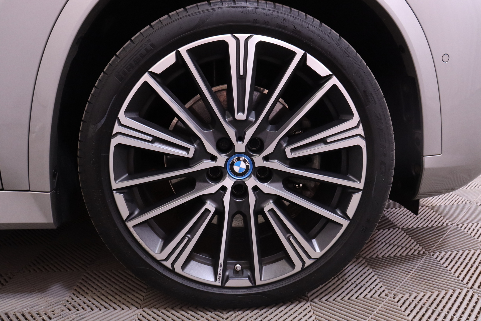 BMW - iX1 - U11 30 xDrive Fully Charged M Sport - Maastoauto