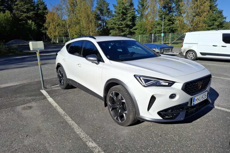 Cupra - Formentor - VZ 2,0 TSI 228 kW 4Drive DSG - Maastoauto