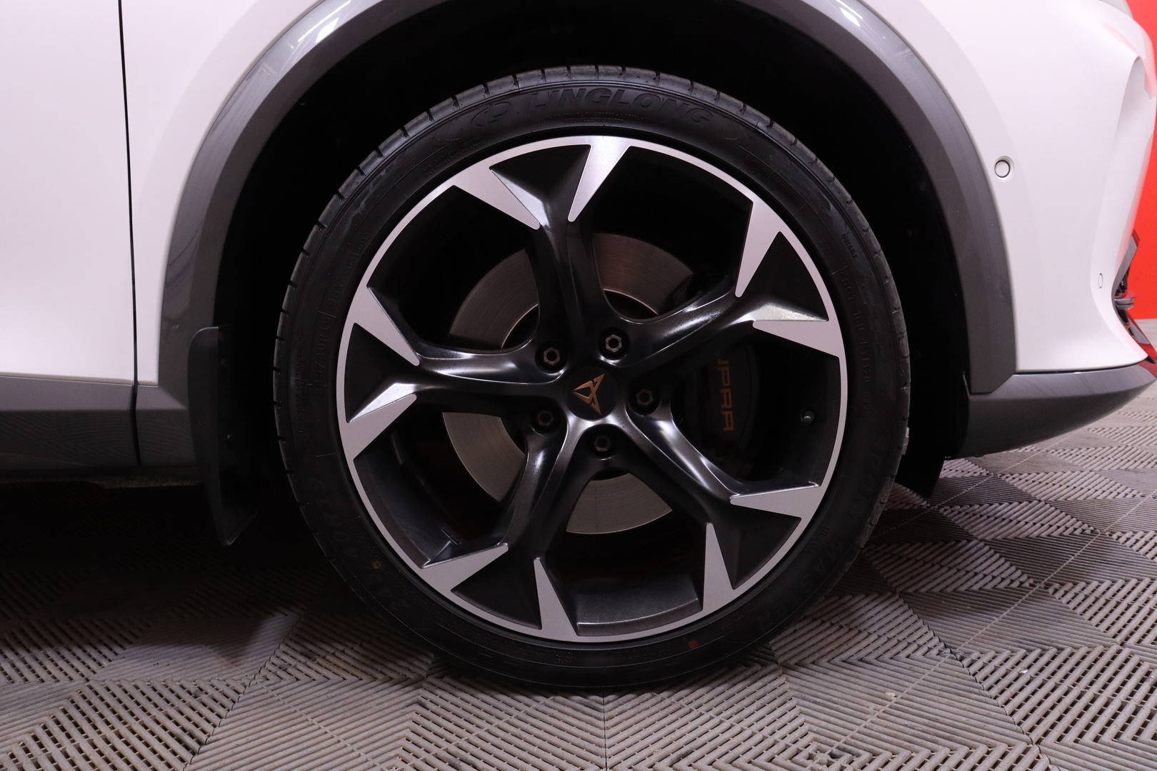 Cupra - Formentor - VZ 2,0 TSI 228 kW 4Drive DSG - Maastoauto
